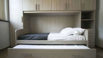 2 Schlafzimmer, BĂŒgeleisen/BĂŒgelbrett, kostenloses WLAN, BettwĂ€sche