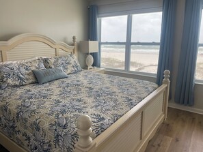 3 habitaciones, tabla de planchar con plancha y cuna de viaje 