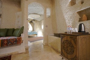 Superior Suite | Living area | LCD TV - Kaya Konak Cave Hotel (Nevsehir)