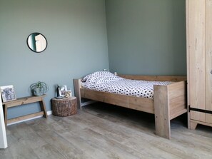 4 bedrooms, desk, iron/ironing board, WiFi - Spacious 2/1 detached house Walcheren (Arnemuiden)
