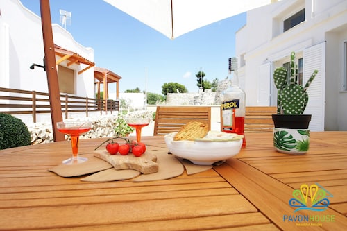 New villa 80 Mt from the sea, 3 km from beaches Torre San Giovanni Ugento