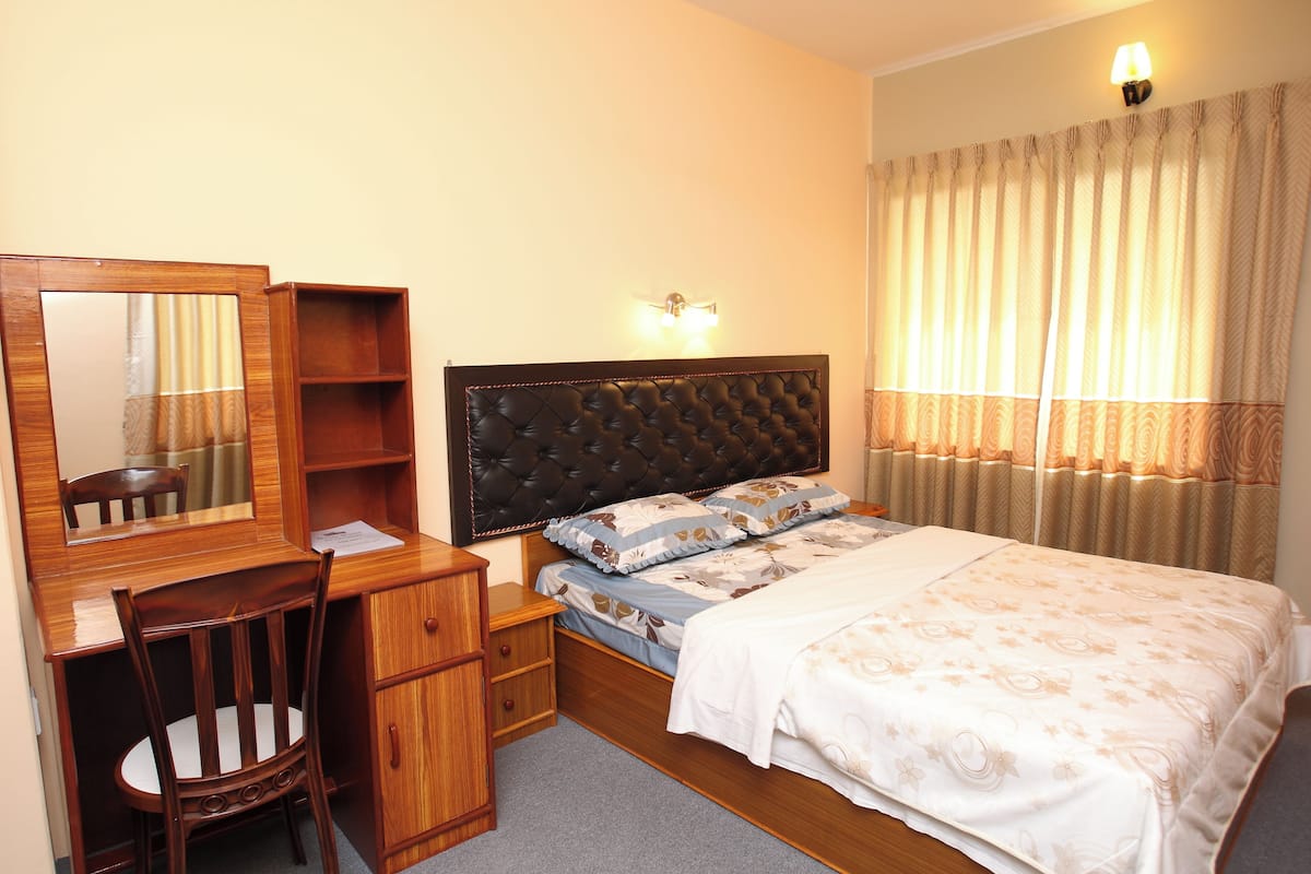 Ranss Apartment- 3rd Floor (B) | 1 bedroom, in-room safe, desk, WiFi (free)