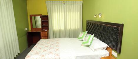 Ranss Apartment- 4th Floor (A)