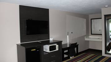 Comfort Single Room, 1 King Bed | 1 bedroom, blackout drapes, free WiFi, bed sheets