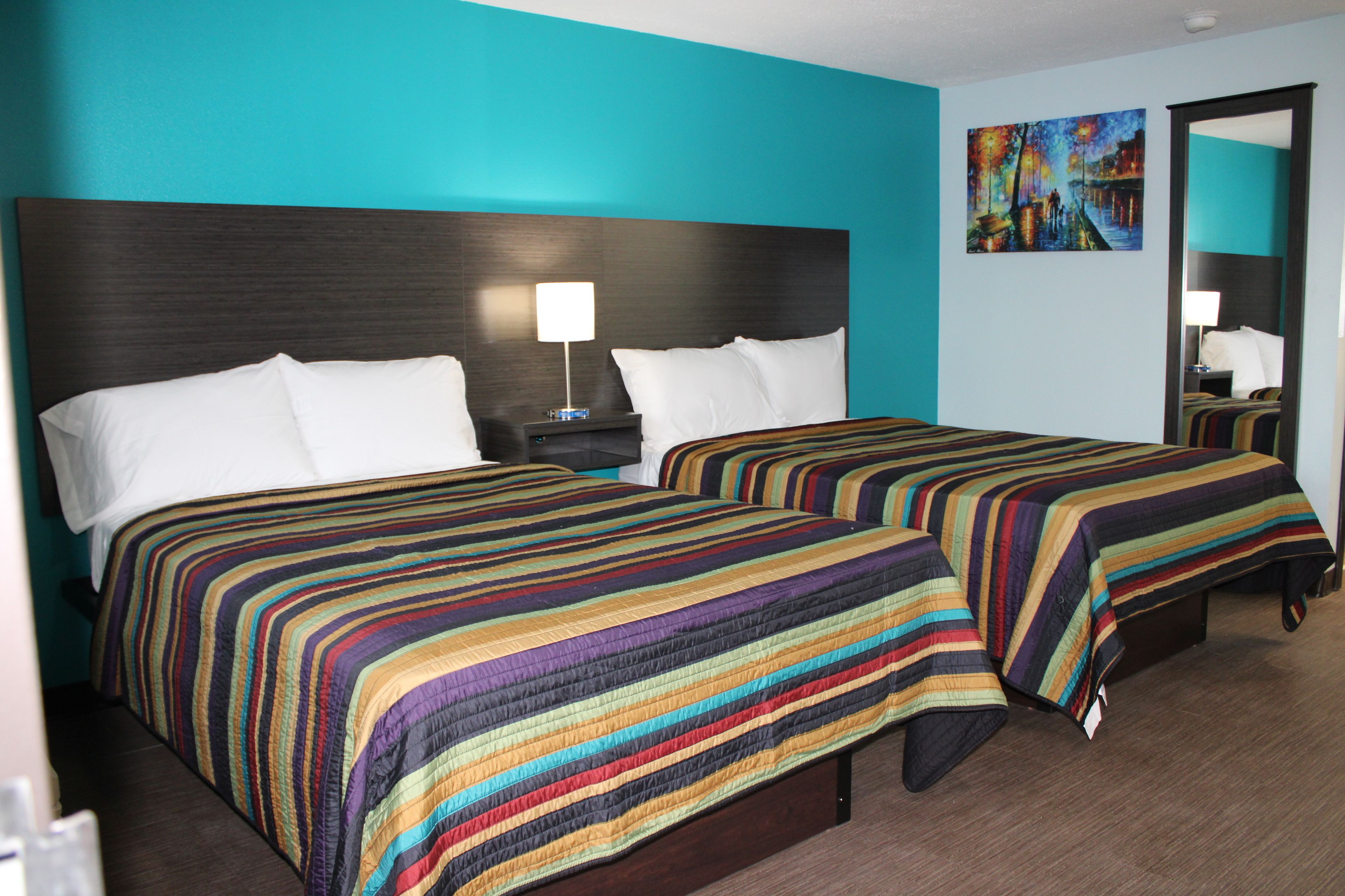 1 habitación, cortinas blackout, wifi gratis y ropa de cama 