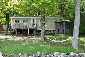 Exterior - The Blackbird Cottage (Sharbot Lake)