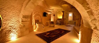 크라수스 케이브 호텔