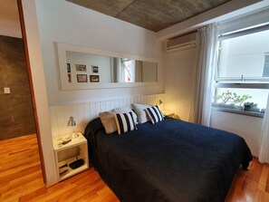 2 Schlafzimmer, Zimmersafe, Schreibtisch, Bügeleisen/Bügelbrett