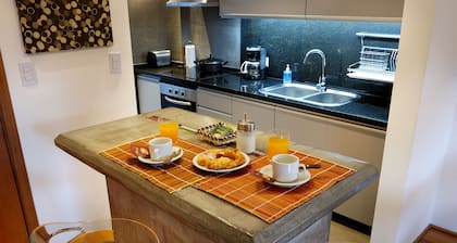 DUPLEX DE LUXE, entiÚrement équipé, 2 chambres, piscine et terrasse