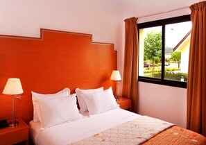2 bedrooms, bed sheets