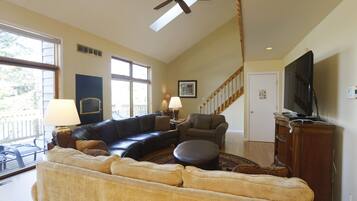 Smart TV, DVD player, livros