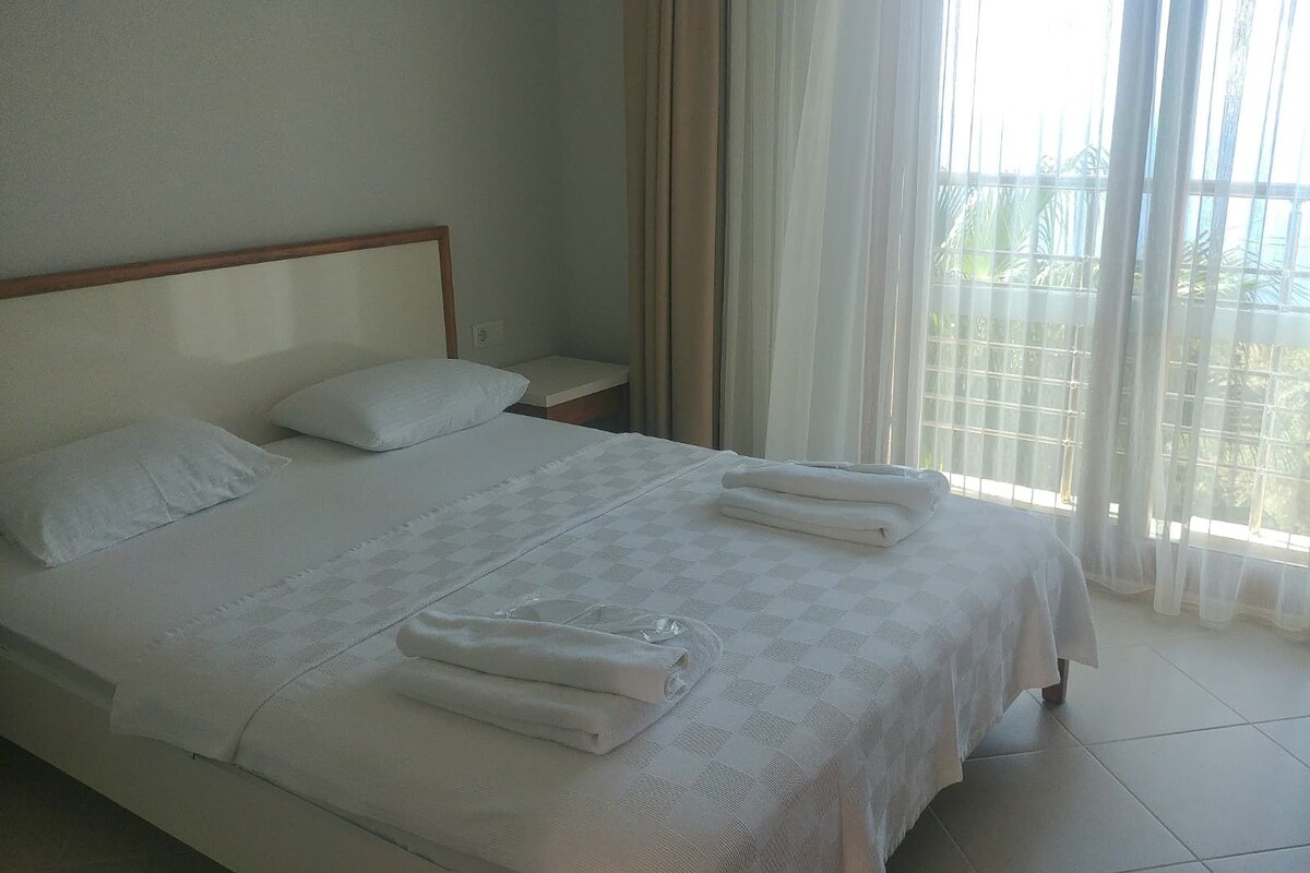 Standard Suite, 1 Queen Bed with Sofa bed, Sea View | Free WiFi, bed sheets