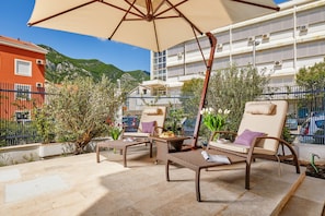 Sun deck
