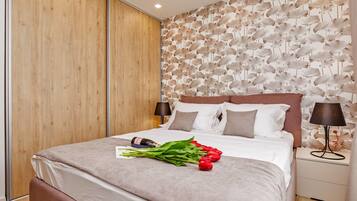 Deluxe Apartment, Garden View | 1 bedroom, minibar, in-room safe, soundproofing