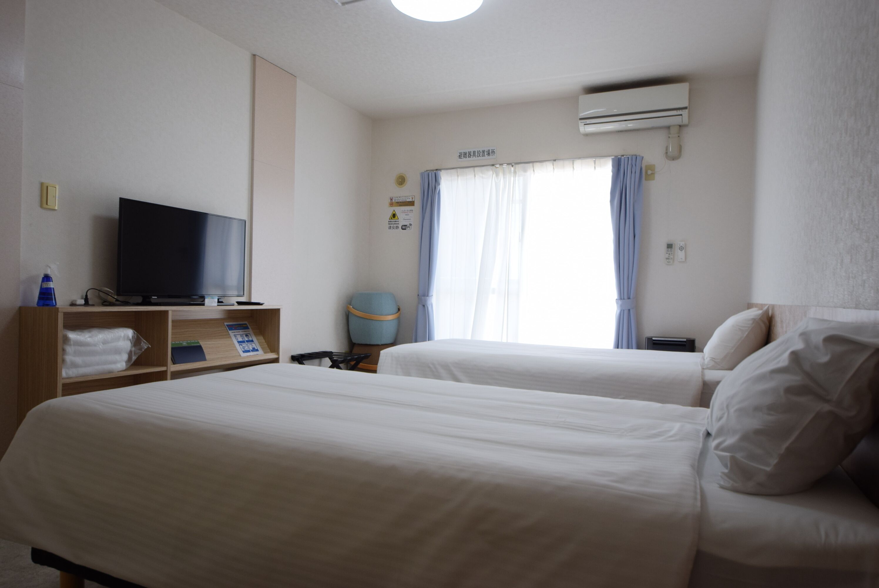 basic twin room | individually decorated, individually furnished, free wifi, bed sheets