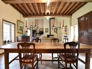 Dining - Riverside Retreat in Lantheuil (Lantheuil)