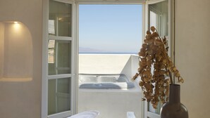 Superior Suite with Sea View and Outdoor Hot Tub