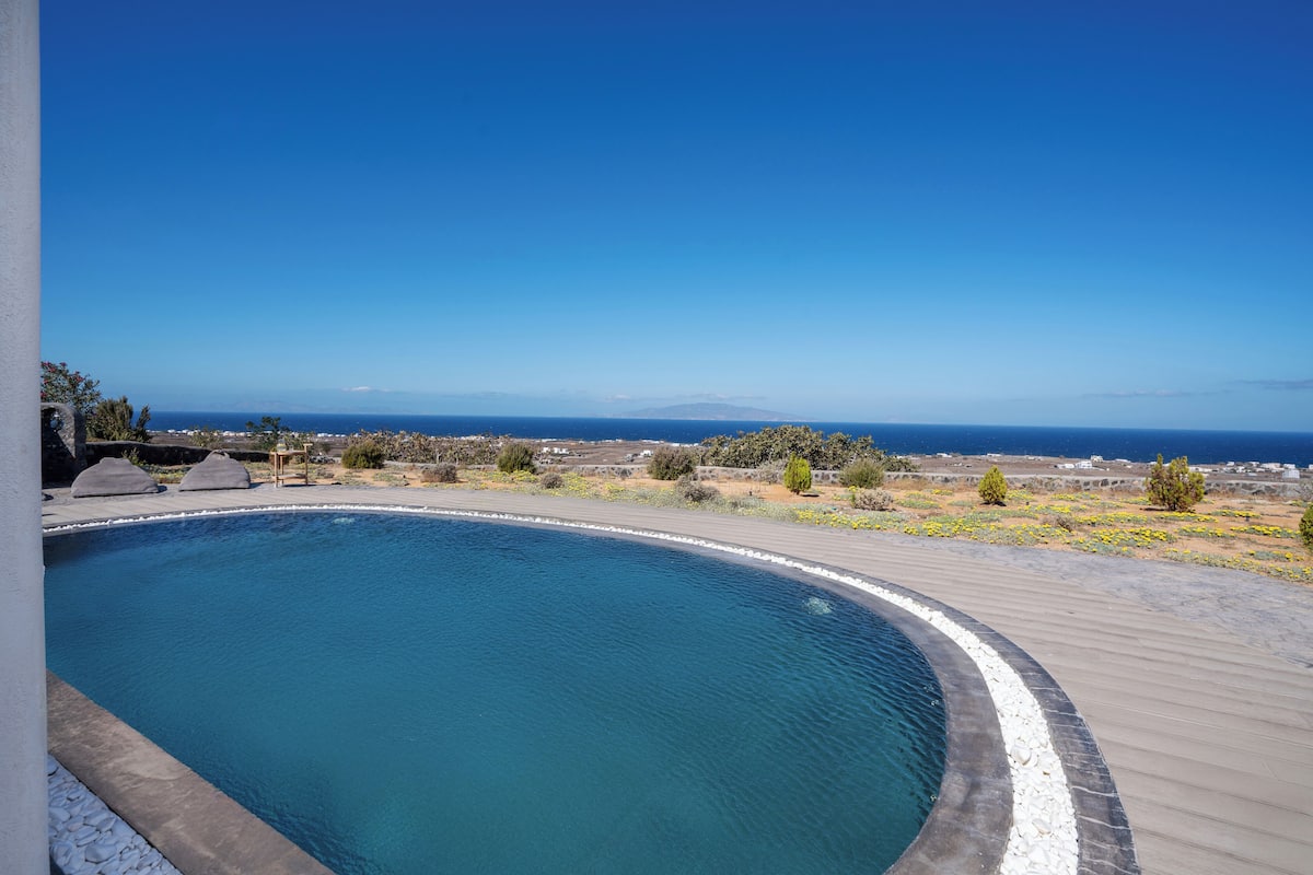 Private Split - Level Villa with Sea View and Private Pool | 1 개의 침실, 이집트산 면 시트, 고급 침구, 오리/거위털 이불