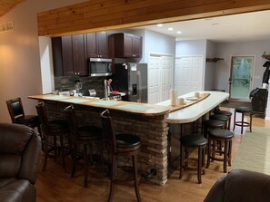 冰箱、微波炉、烤箱、炉灶