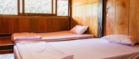 Standard Double Room (Mattress Only) | Peralatan tempat tidur premium, gebar bulu kapas, busa memori