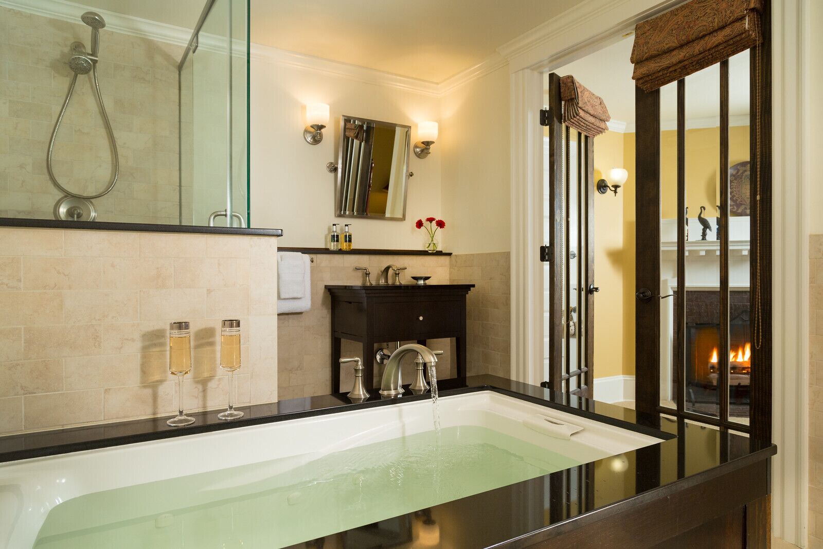 Edgemere | Bathroom | Free toiletries, hair dryer, bathrobes, towels