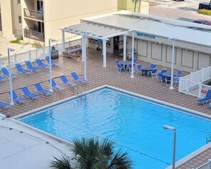 Sisäuima-allas, ulkouima-allas