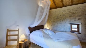 3 habitaciones, tabla de planchar con plancha y wifi gratis