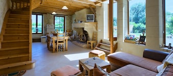 Oud stenen huis met 3 slaapkamers in het hart van een natuurreservaat