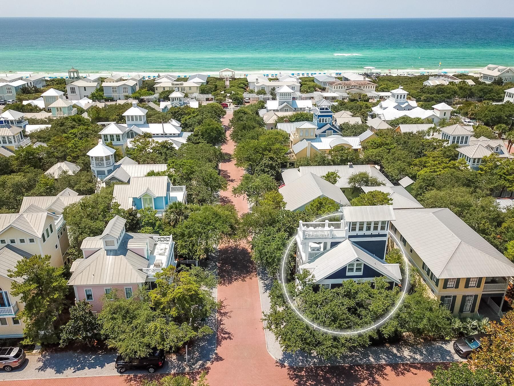 Fall Dates Available! Beautiful gulf views! Access to 3 swimming pools! Short walk to the beach!
