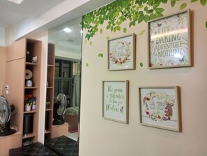 Interior - Cozy @ Venice McKinley (Taguig)