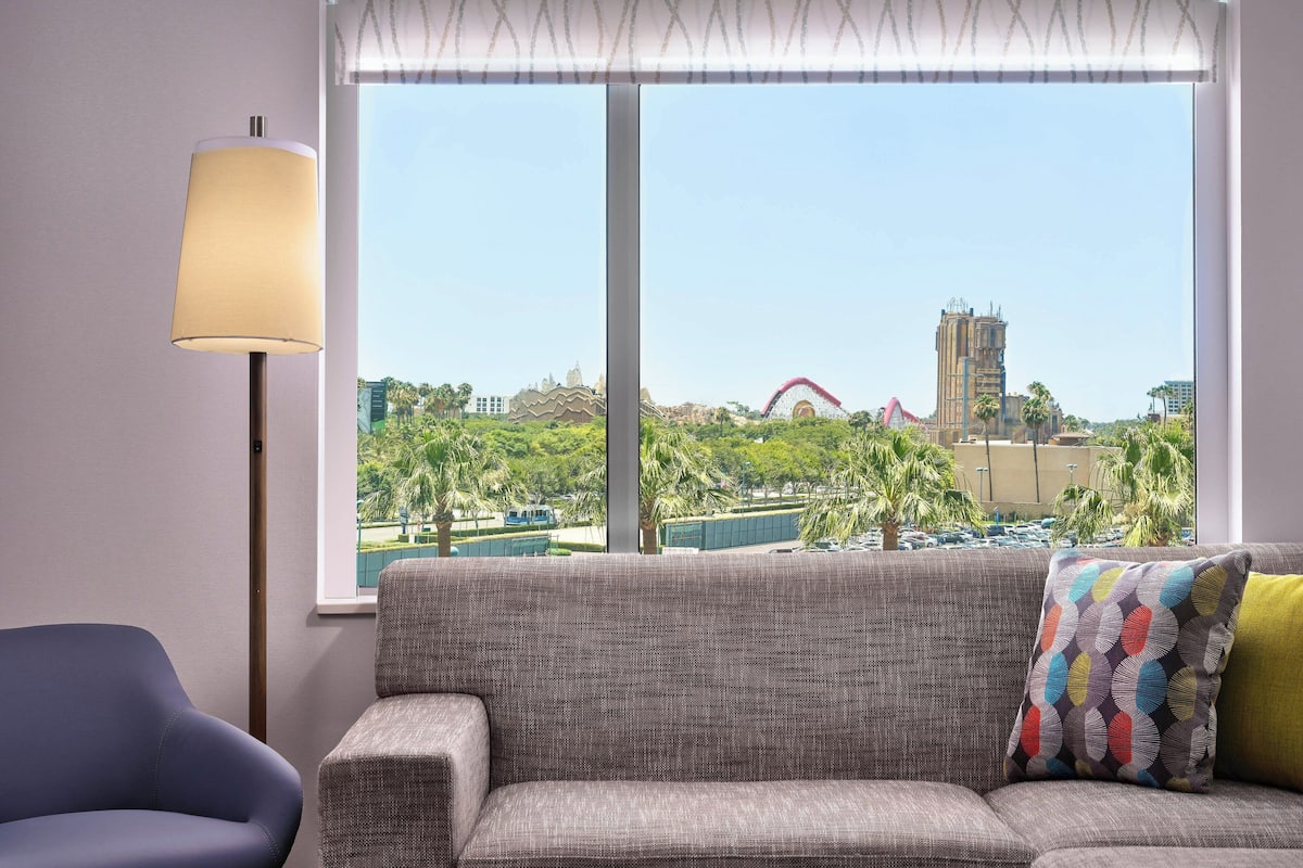1 bedroom, in-room safe, desk, blackout drapes
