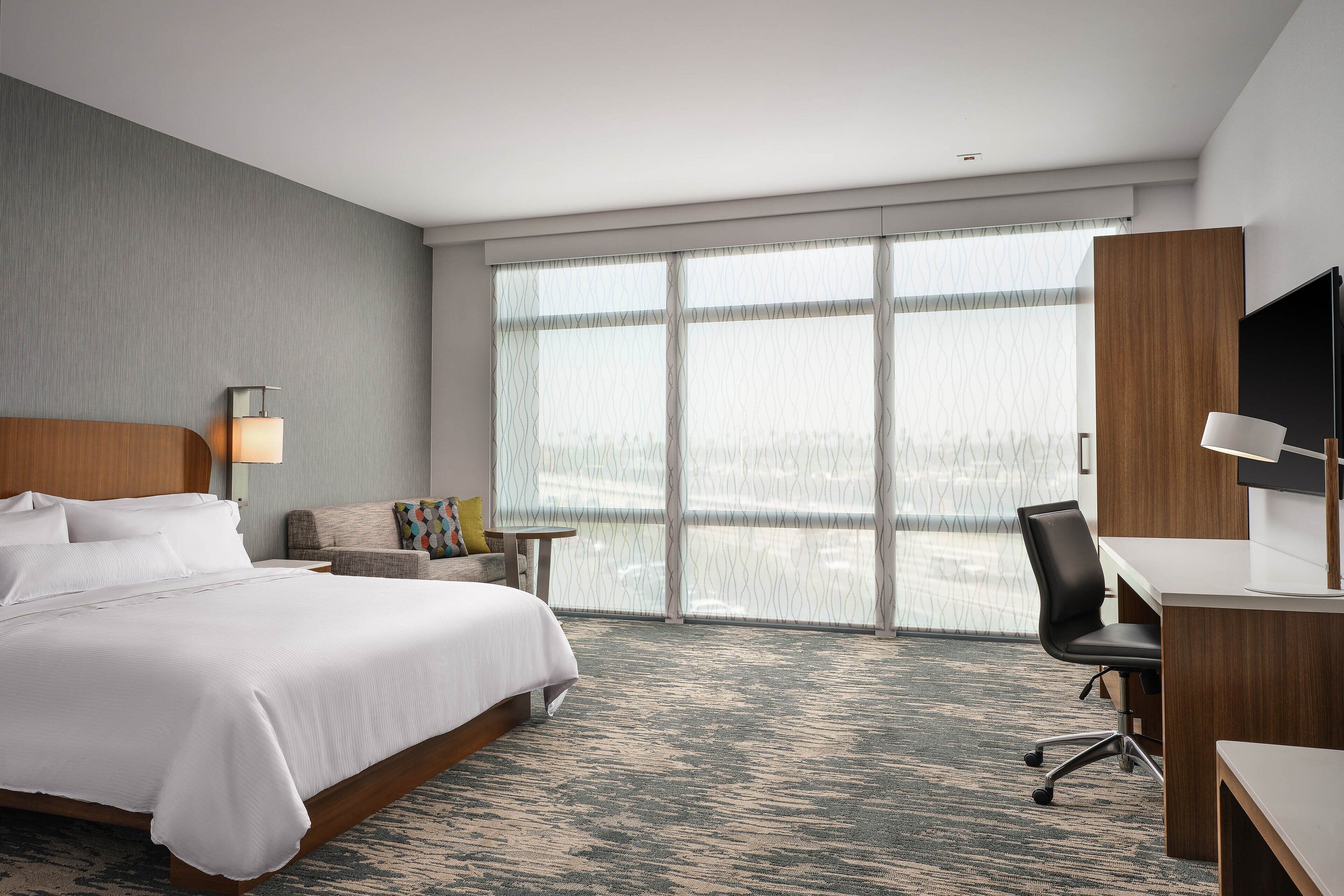 1 bedroom, in-room safe, desk, blackout curtains