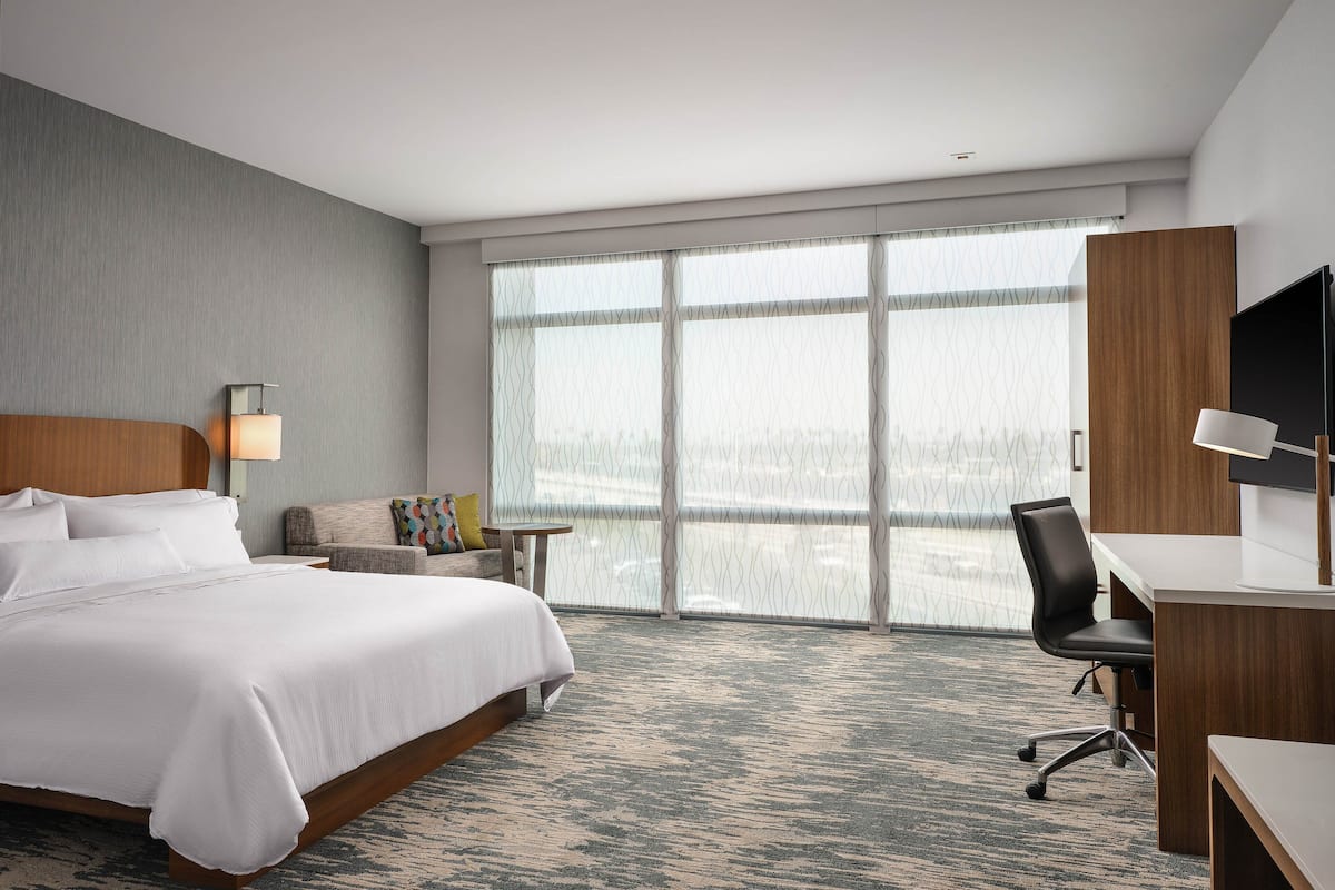 1 bedroom, in-room safe, desk, blackout curtains