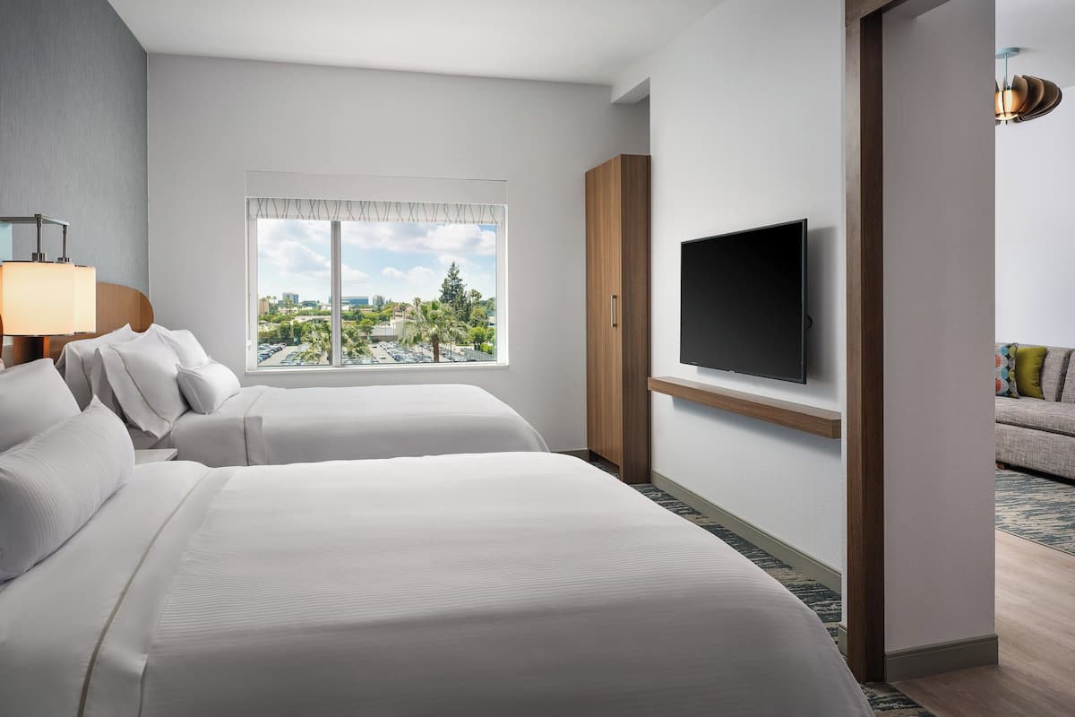 1 bedroom, in-room safe, desk, blackout drapes