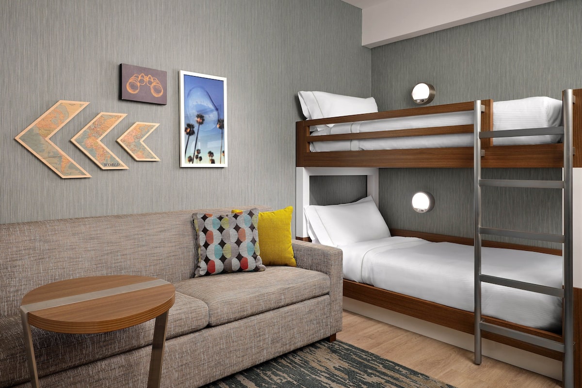 1 bedroom, in-room safe, desk, blackout drapes