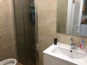 Maison Panoramique, 2 lits doubles | Salle de bain