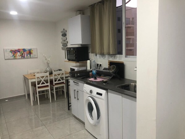 Panoramic House, 2 Double Beds | Private kitchen