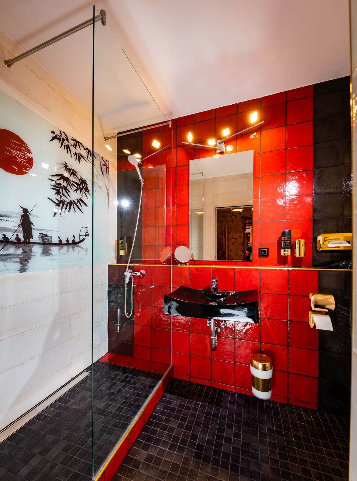 design double room, 1 king bed | bathroom | free toiletries, hair dryer, bathrobes, slippers