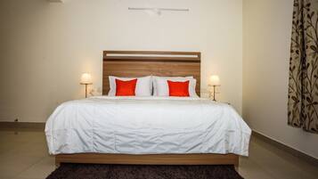 3 bedrooms, desk, iron/ironing board, WiFi