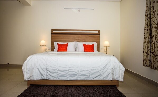 3 bedrooms, desk, iron/ironing board, WiFi