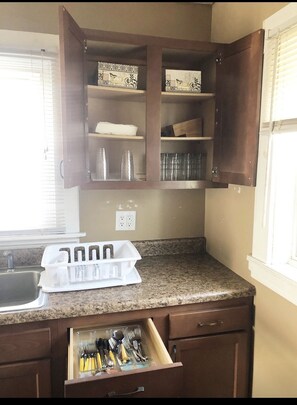Fridge, microwave, oven, stovetop - Close to downtown experience (Indianapolis)
