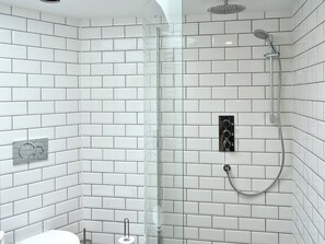 Towels - 1 bedroom accommodation in Watermillock, near Penrith (Watermillock, near Penrith)