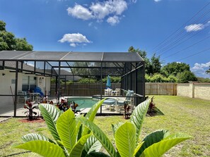 Piscina all'aperto, una piscina riscaldata