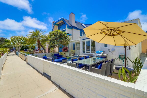 تناول الطعام بالخارج