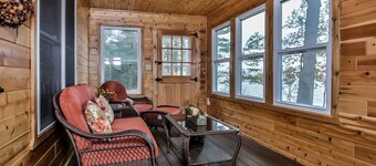 Crossroads Sandy Beach-Wooded Private with Pontoon Available "Pets now allowed"