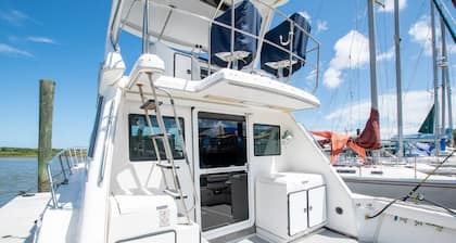 Infinity Yacht in Downtown St Augustine ★★★★★