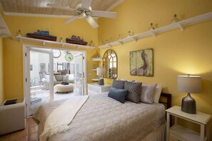 2 bedrooms, iron/ironing board, free WiFi, bed sheets - Peak Of Duval (Key West)