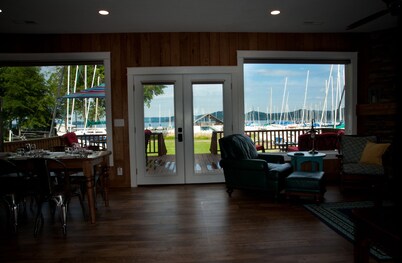 Beautiful, new house on Lake Guntersville!