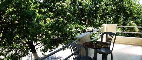 Double or Twin Room | Balcony