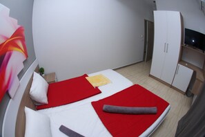Double or Twin Room | Soundproofing, free WiFi, bed sheets - Hotel Mesopotami (Mesopotam)